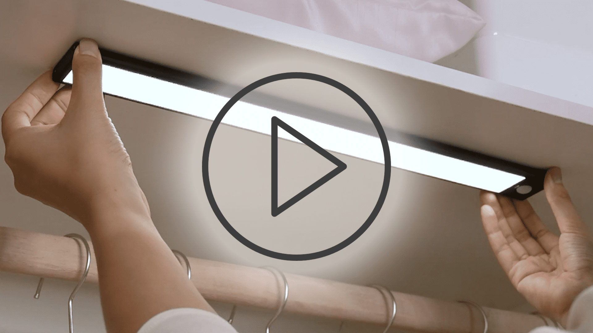 Barre LED Cuisine Armoire Lumière 6000K Capteur Mouvement Main